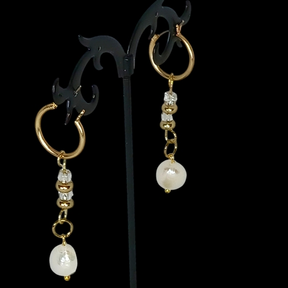 Gold Linear Drop Pearl Hoop Earrings Coquette Girl Preppy Oceancore Seaside - Picture 1 of 9